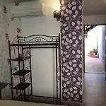 La Rapiere לינה וארוחת בוקר