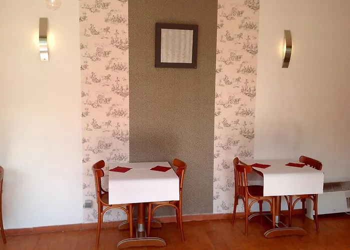 Alojamento de Acomodação e Pequeno-almoço La Rapiere 4*